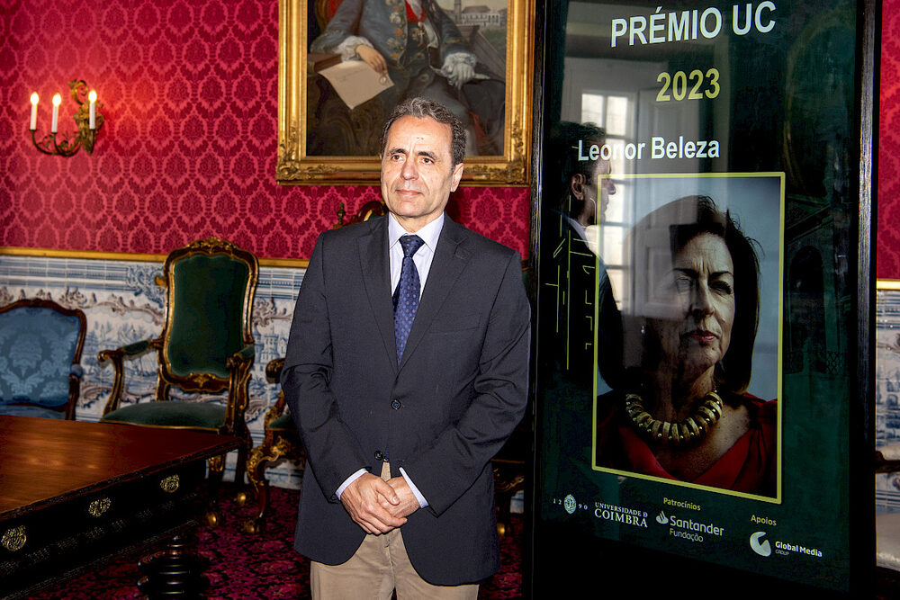 Leonor Beleza foi escolhida pelo júri do Prémio, que conta com a presidência do Reitor da Universidade de Coimbra, Amílcar Falcão – e a vice-presidência da
